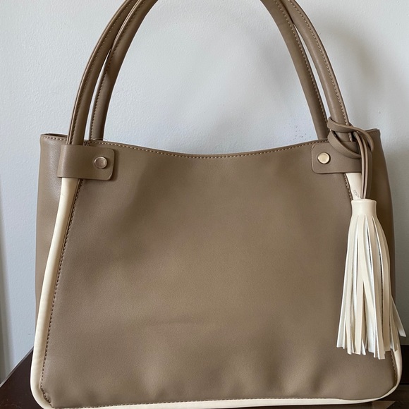 NWT shoulder bag - Picture 2 of 2